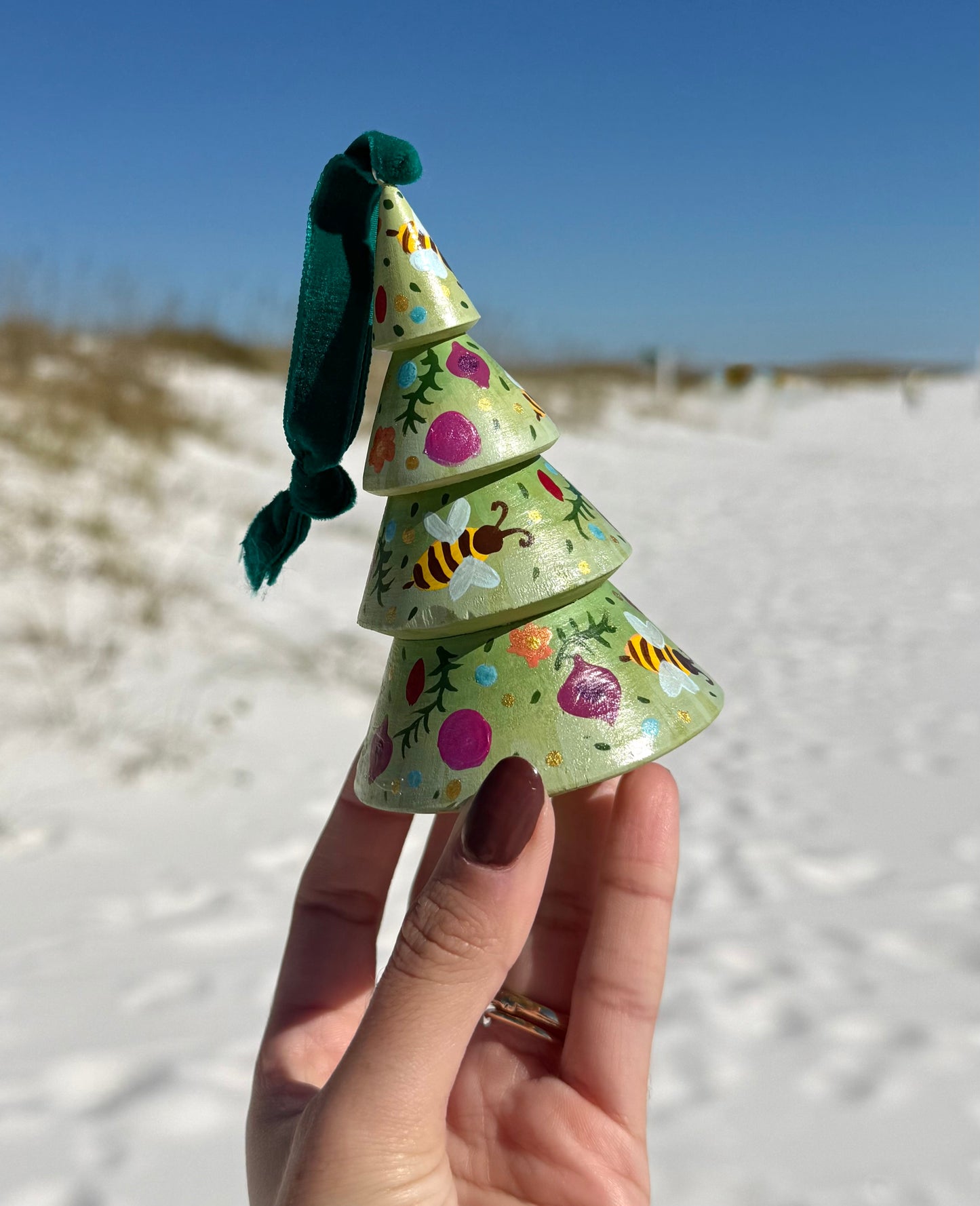 “Buzzing Around the Christmas Tree” ornament